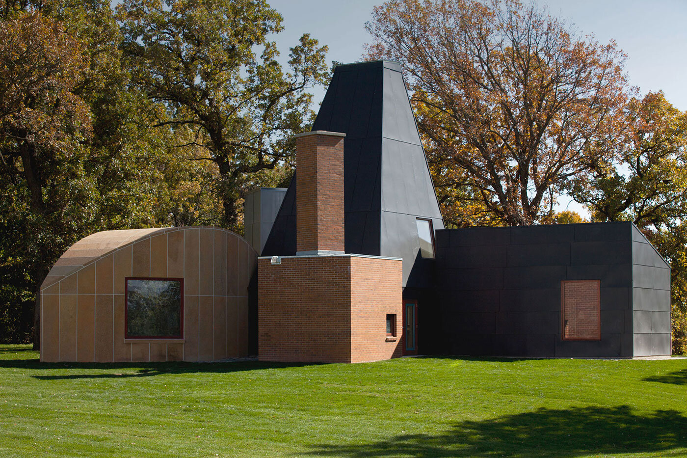 frank-gehry-s-winton-guest-house-wright-auctions-of-art-and-design