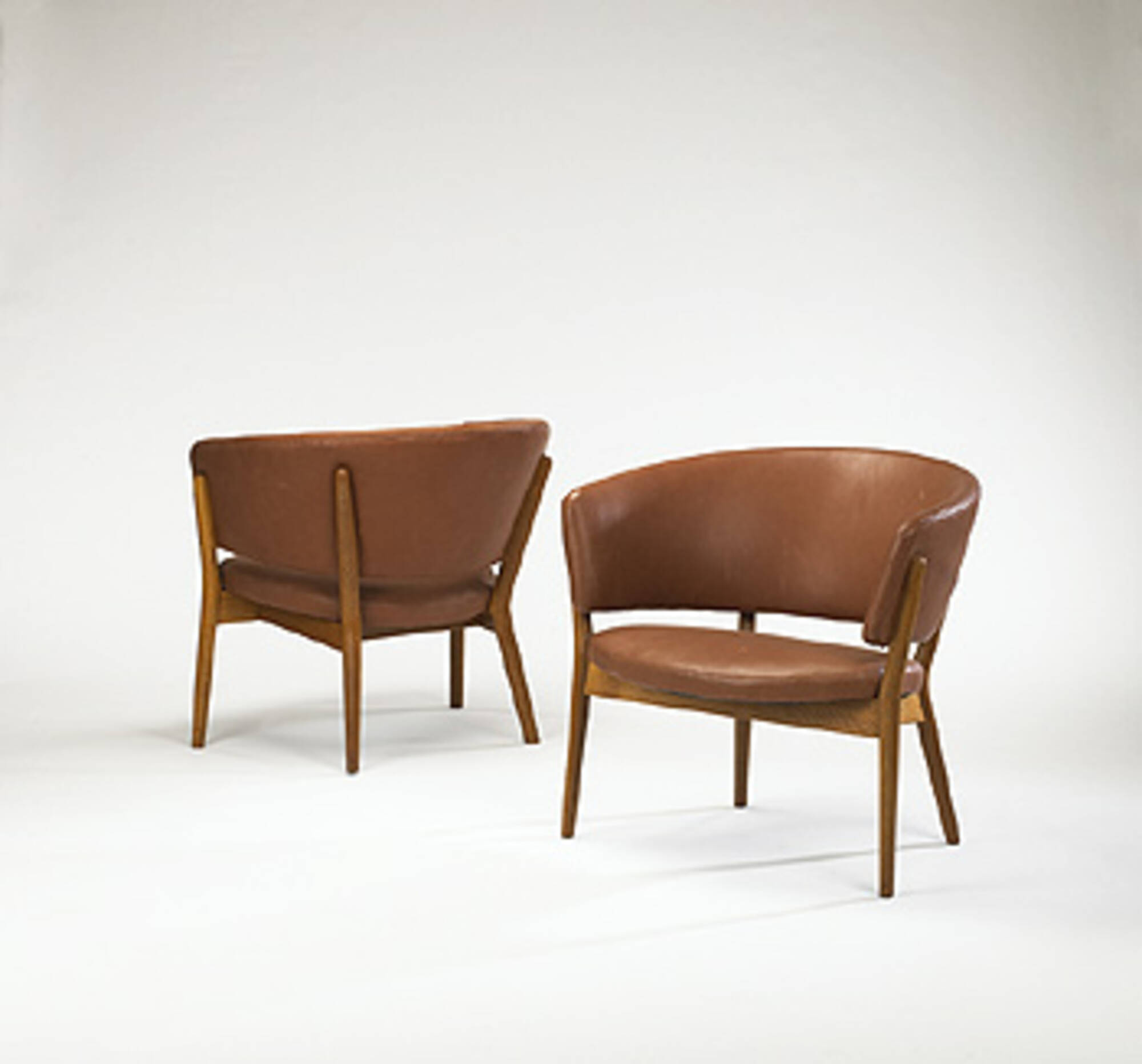 120: NANNA AND JØRGEN DITZEL, lounge chairs, pair < Modern Design, 16 March  2003 < Auctions