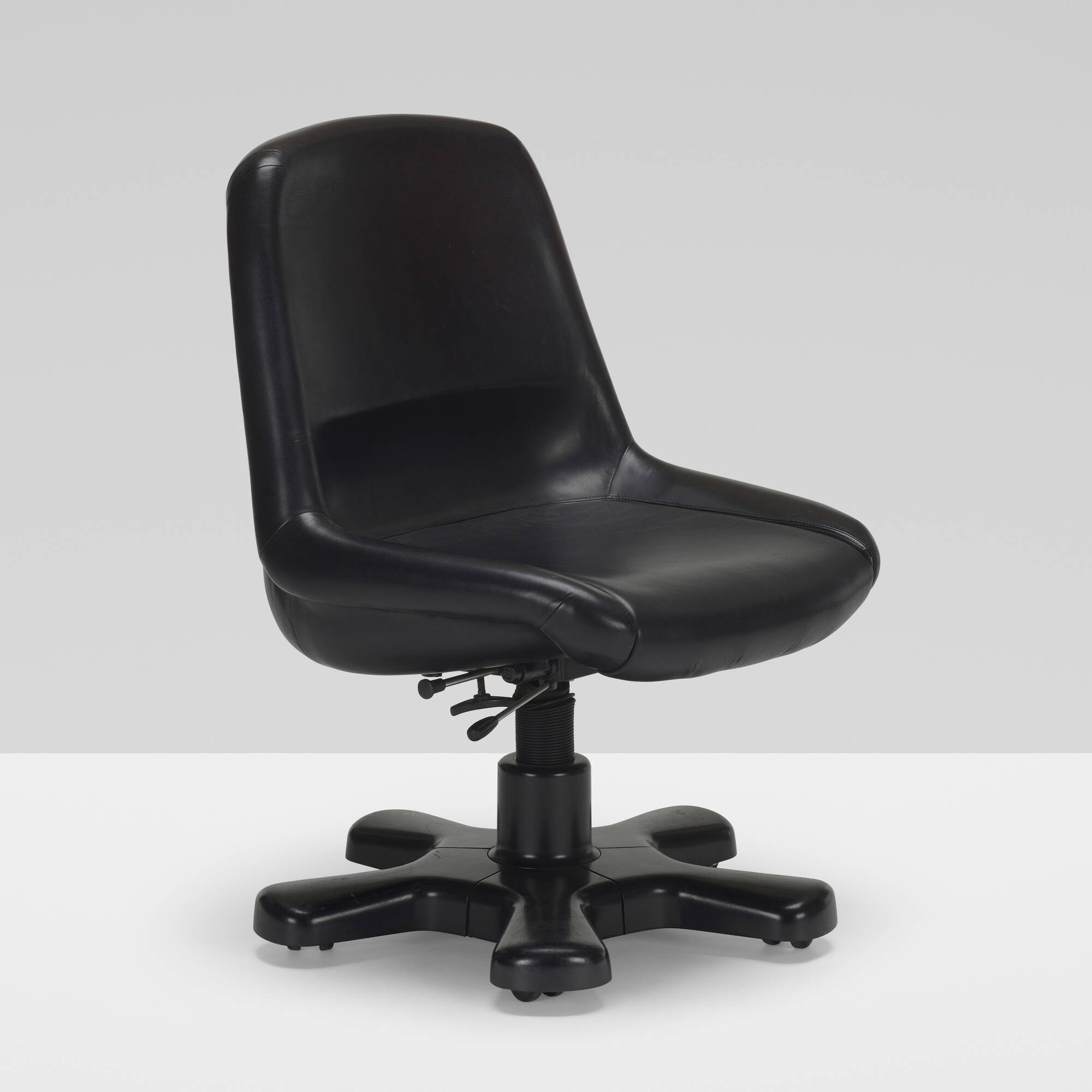 206: ANGELO MANGIAROTTI, Rare office chair < Casati Gallery: Visions of  Italian Design, 10 December 2021 < Auctions | Wright: Auctions of Art and  Design