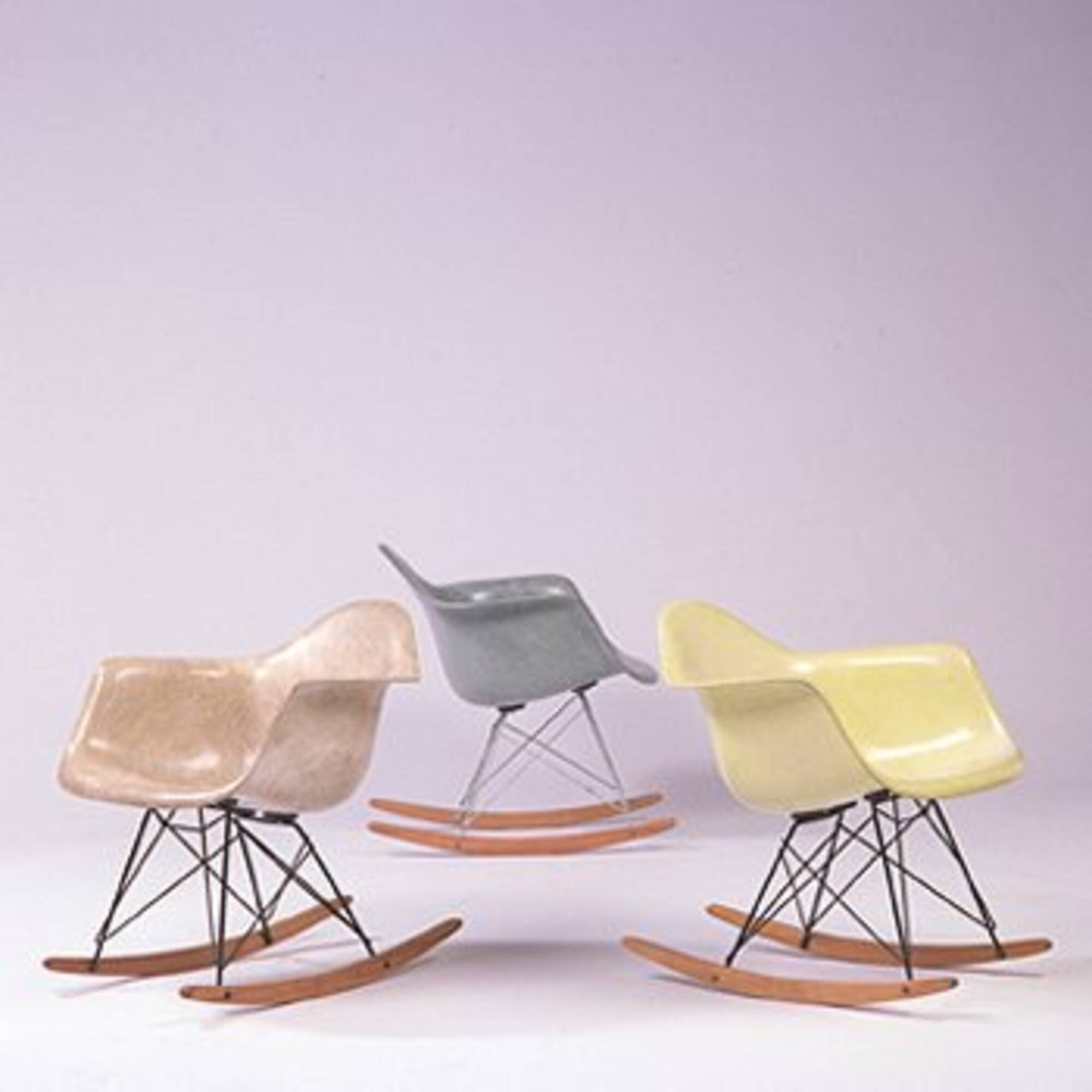 Correctie aflevering combinatie 226: CHARLES AND RAY EAMES, RAR rocker < Modern Design, 4 June 2000 <  Auctions | Wright: Auctions of Art and Design