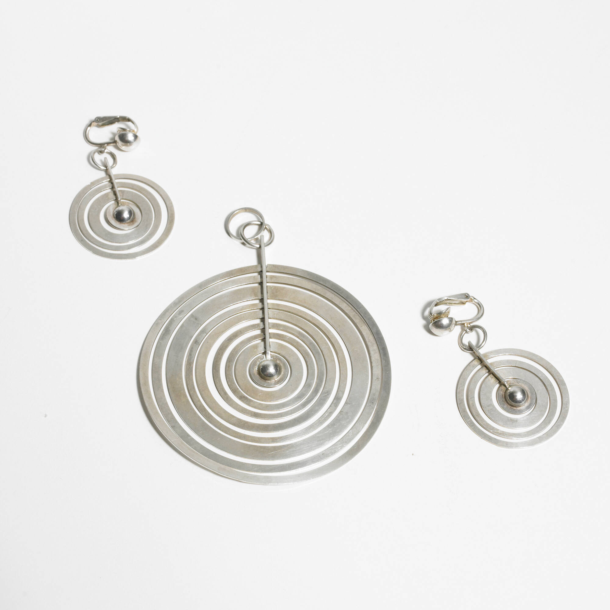 248: TAPIO WIRKKALA, Hopeakuu pendant and pair of earrings < Modern Design,  24 March 2009 < Auctions | Wright: Auctions of Art and Design