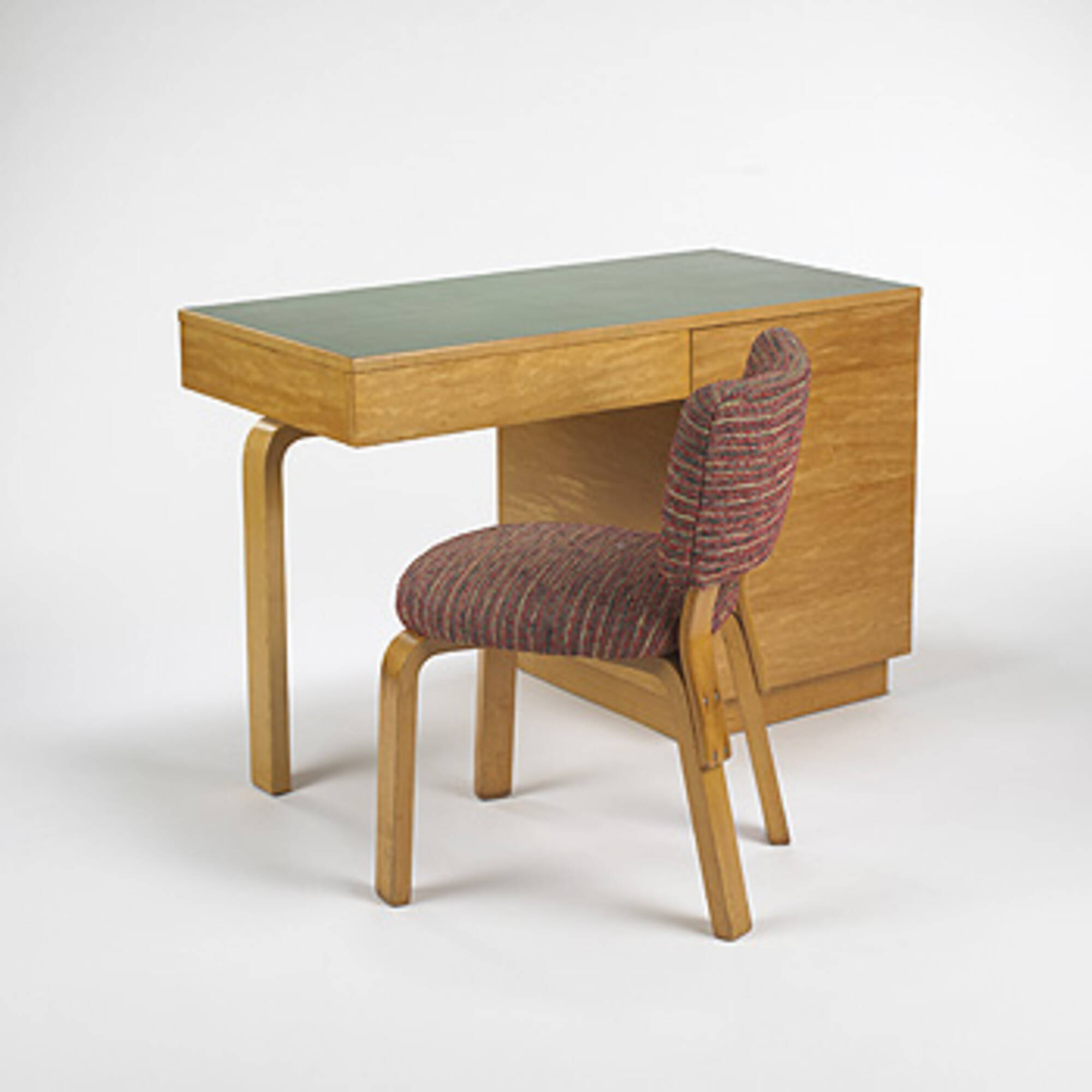 260 Alvar Aalto Desk And Chair Important 20th Century Design