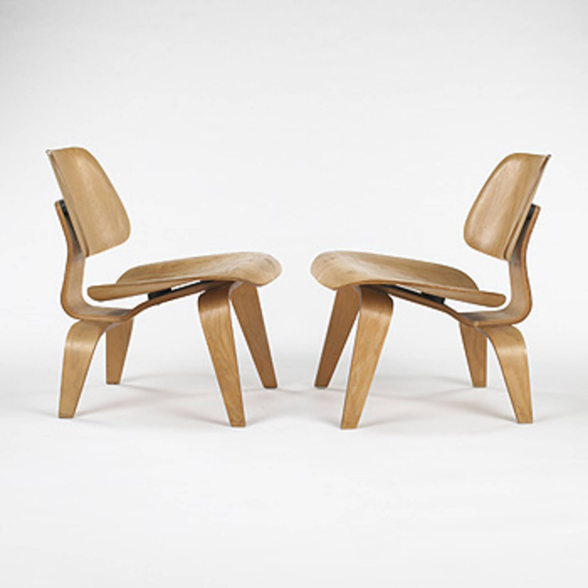 332 0 Modernist 20th Century May 2005 Charles And Ray Eames Lcw Pair  Wright Auction ?t=1517494291