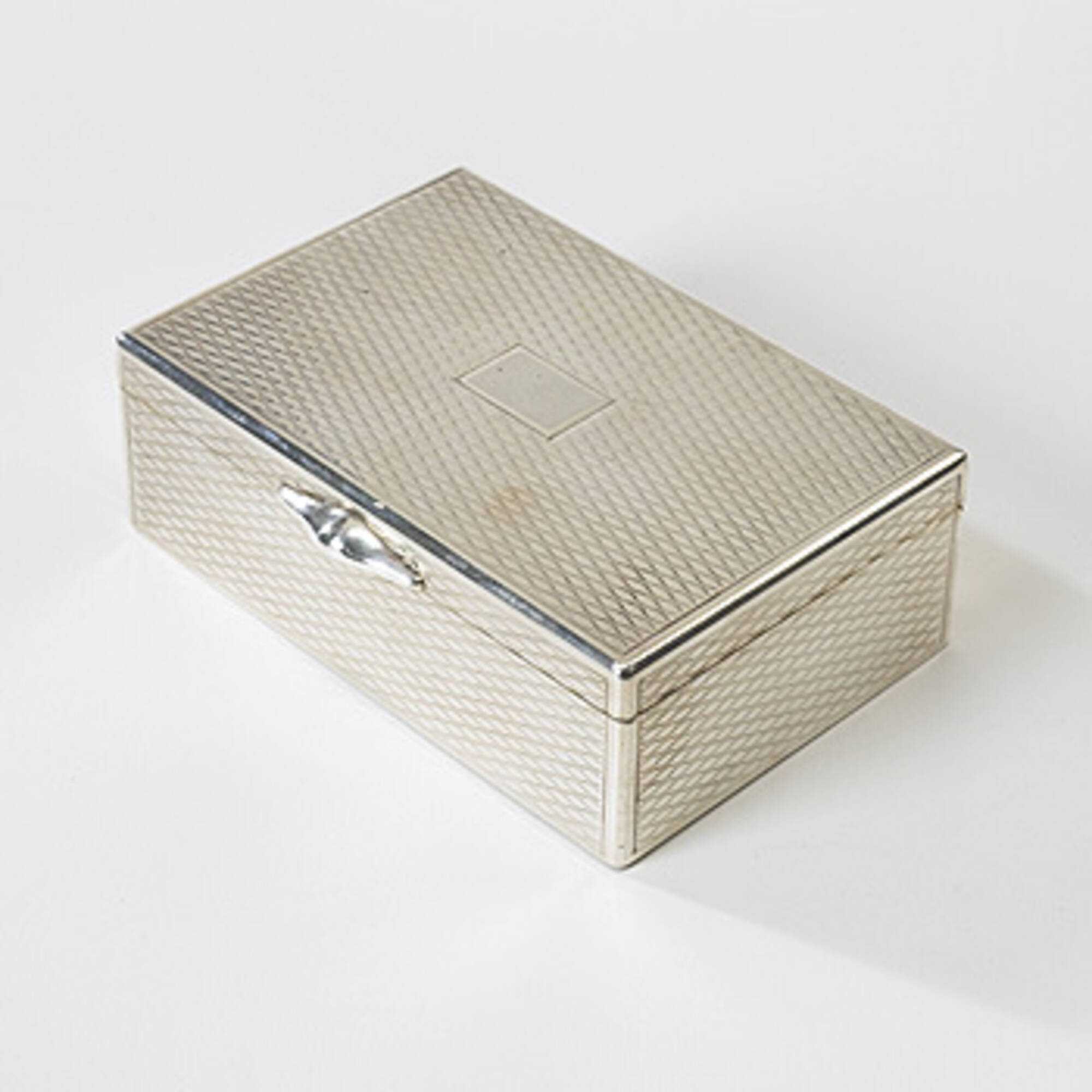 512: HERMES, H cigarette box < Branded Luxury, 14 June 2005 < Auctions